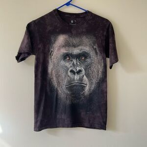 Youth boys size large (12-14) Smithsonian Gorilla faced tshirt.